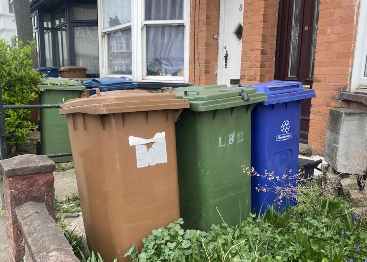 Poubelles individuelles à Harrow, Londres